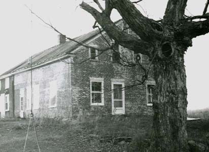 pic55.JPG (28136 bytes)